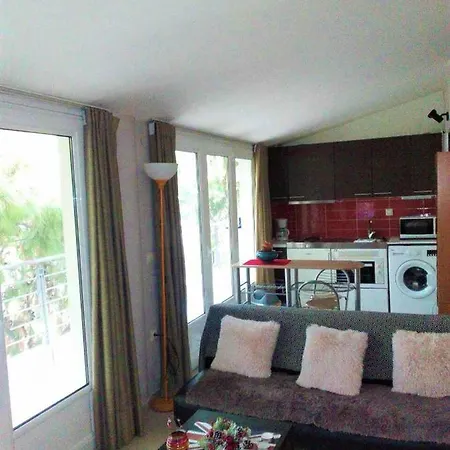 Modern In Near The Tei Technological Educational Institute Appartement *